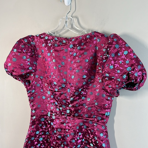 NWT Lulu’s Always Decadent Magenta Ditsy Floral Brocade Puff Sleeve Dress Small - Picture 15 of 16